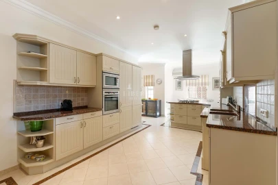 Moradia T4 para Venda em Almancil