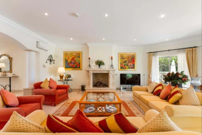 Moradia T4 para Venda em Almancil