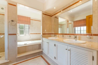 Moradia T4 para Venda em Almancil