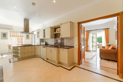 Moradia T4 para Venda em Almancil