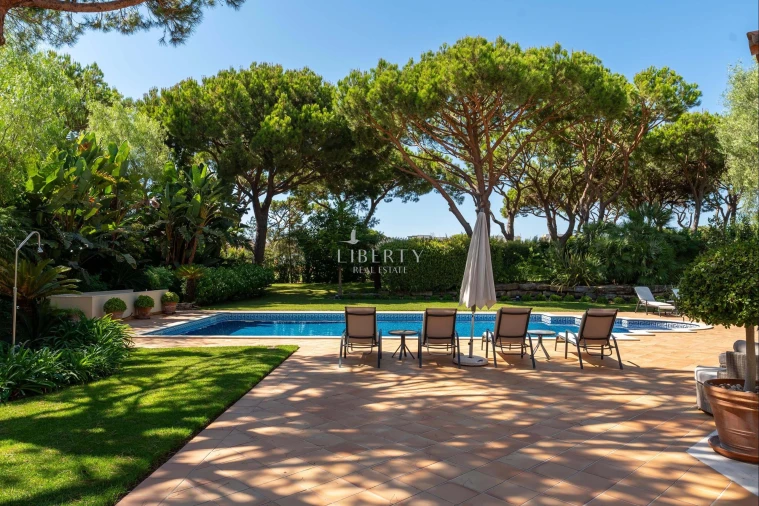 Moradia T4 para Venda em Almancil Foto 24