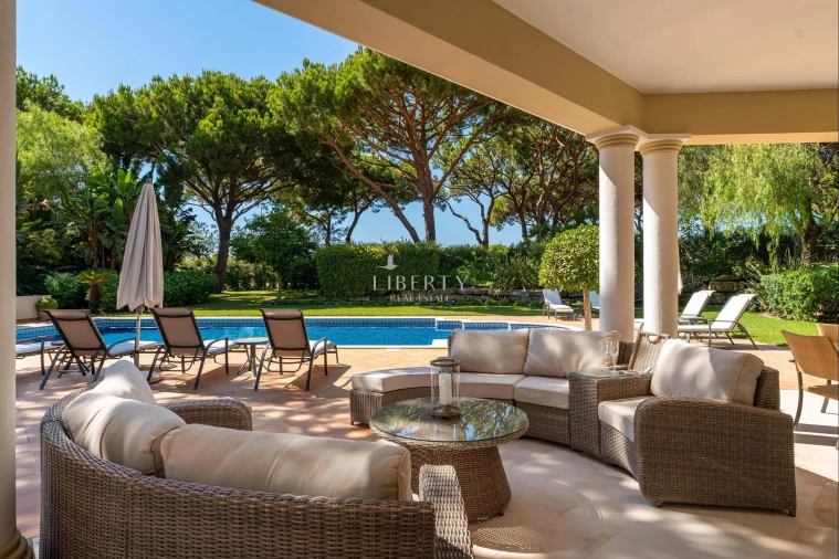 Moradia T4 para Venda em Almancil Foto 25