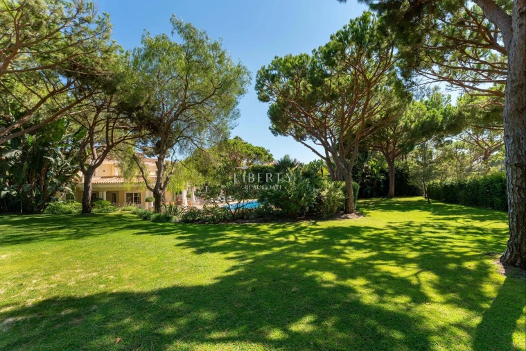 Moradia T4 para Venda em Almancil Foto 30