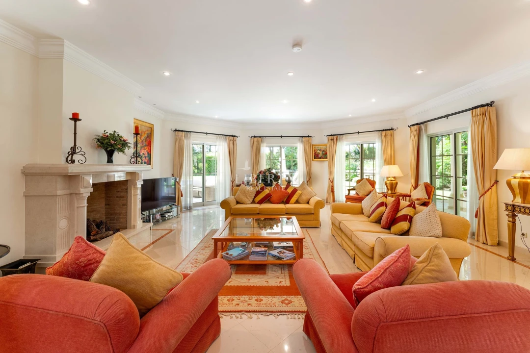 Moradia T4 para Venda em Almancil Foto 6