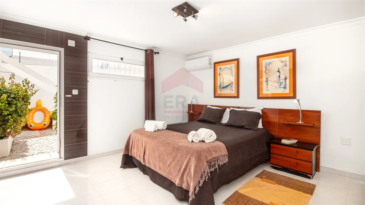 Moradia T6 para Venda em Monte Gordo Foto 24