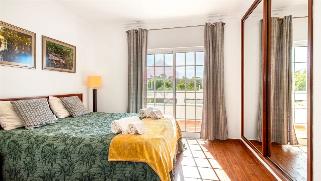 Moradia T6 para Venda em Monte Gordo Foto 16