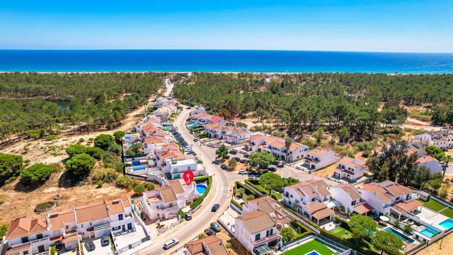 Moradia T6 para Venda em Monte Gordo