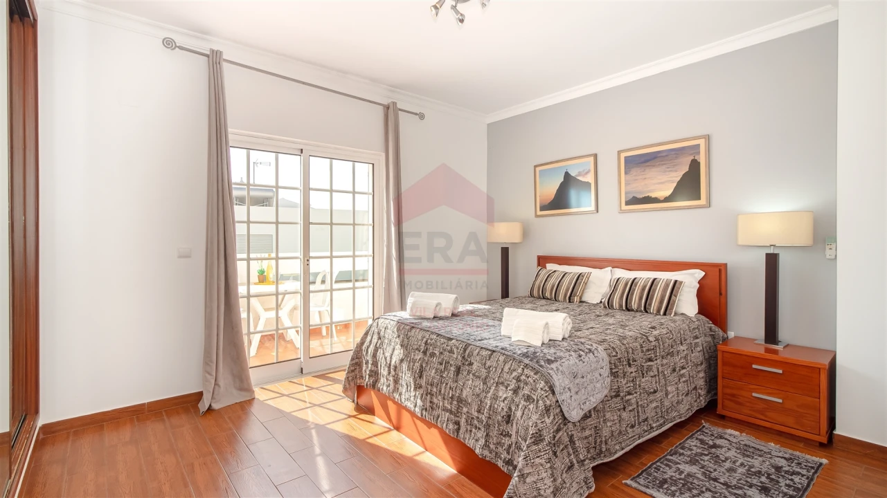 Moradia T6 para Venda em Monte Gordo Foto 12