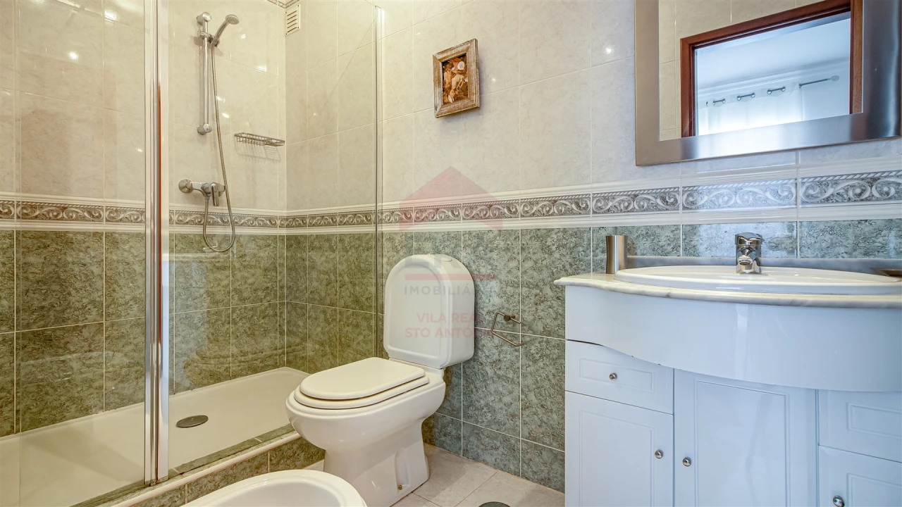 Moradia T6 para Venda em Monte Gordo Foto 23