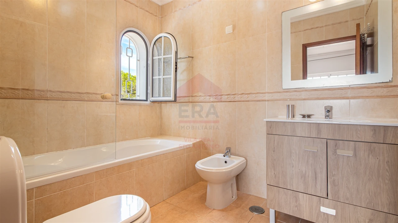 Moradia T6 para Venda em Monte Gordo Foto 15