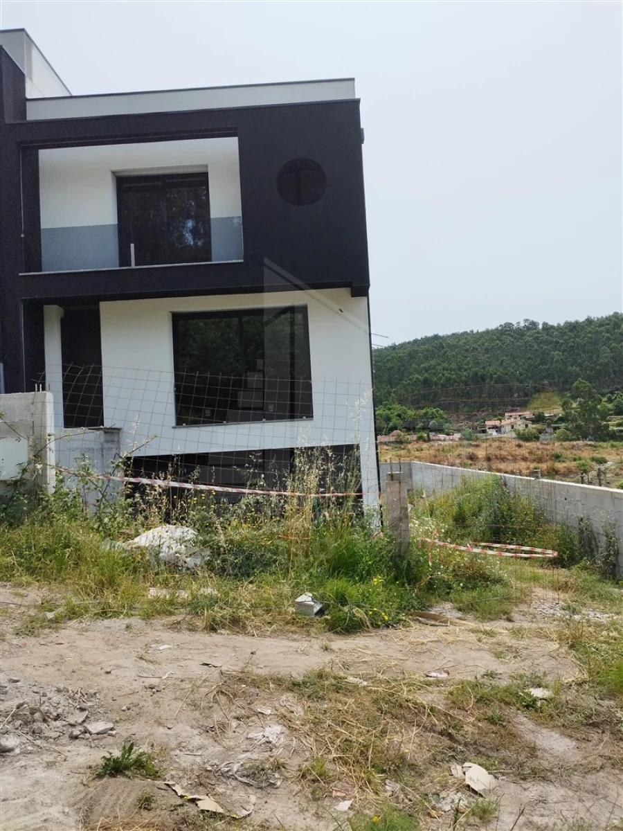 Moradia T3 para Venda em Morreira e Trandeiras Foto 4