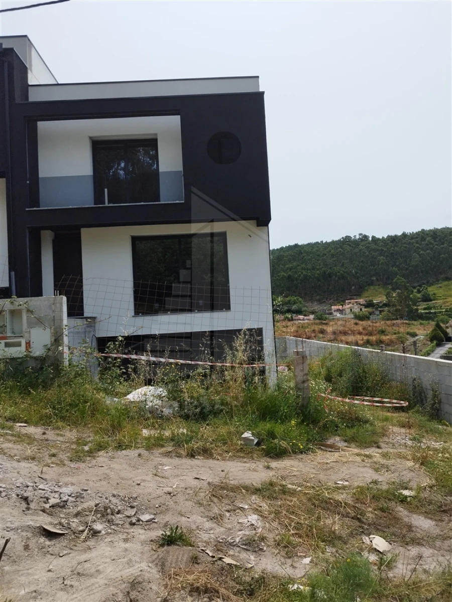 Moradia T3 para Venda em Morreira e Trandeiras Foto 2