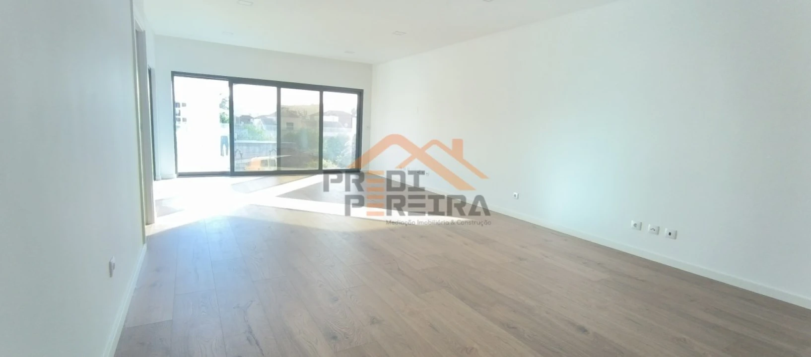Apartamento T3 para Venda em Loures Foto 2