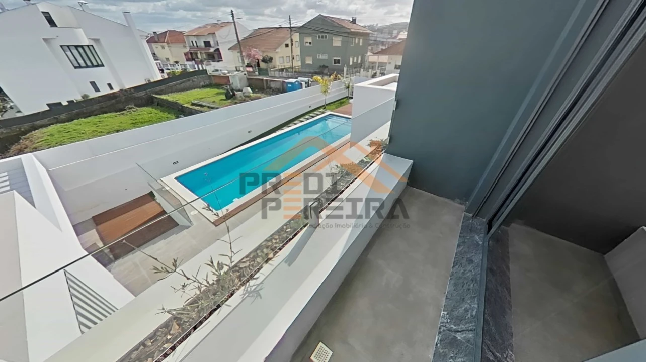 Moradia T4 para Venda em Loures Foto 27