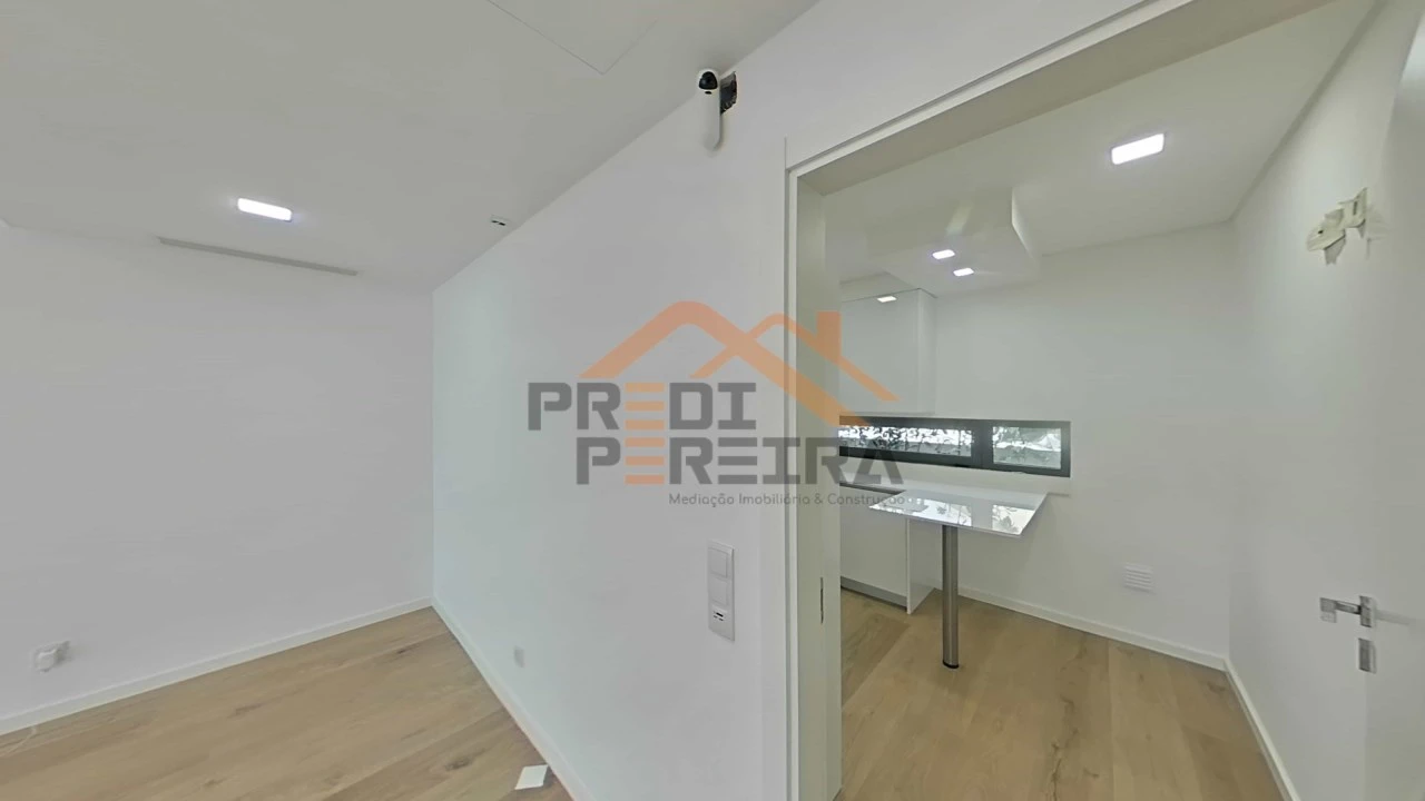 Moradia T4 para Venda em Loures Foto 50