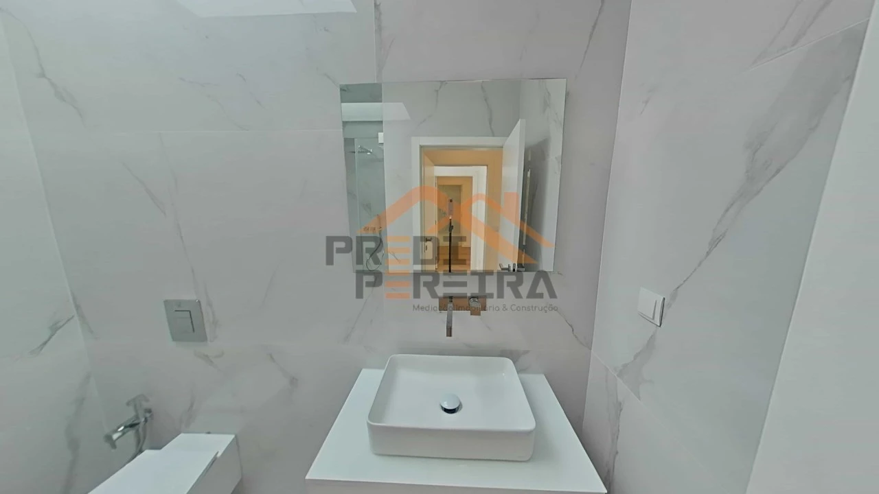 Moradia T4 para Venda em Loures Foto 52