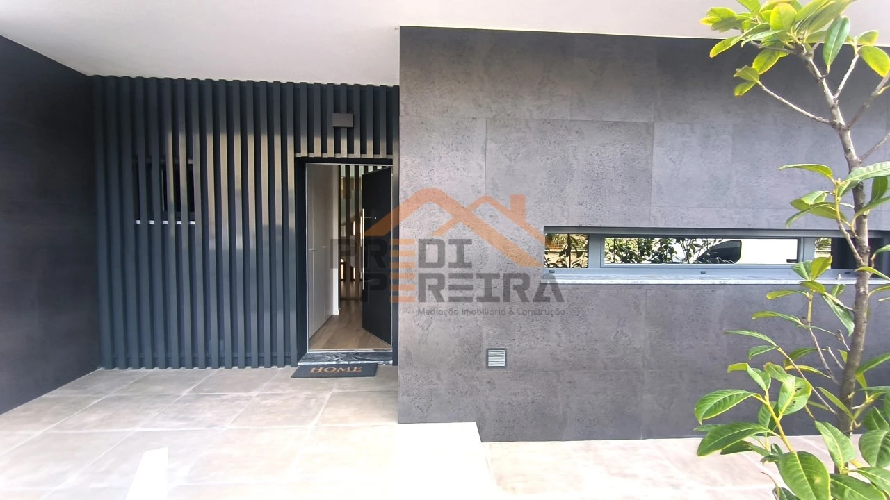 Moradia T4 para Venda em Loures Foto 60