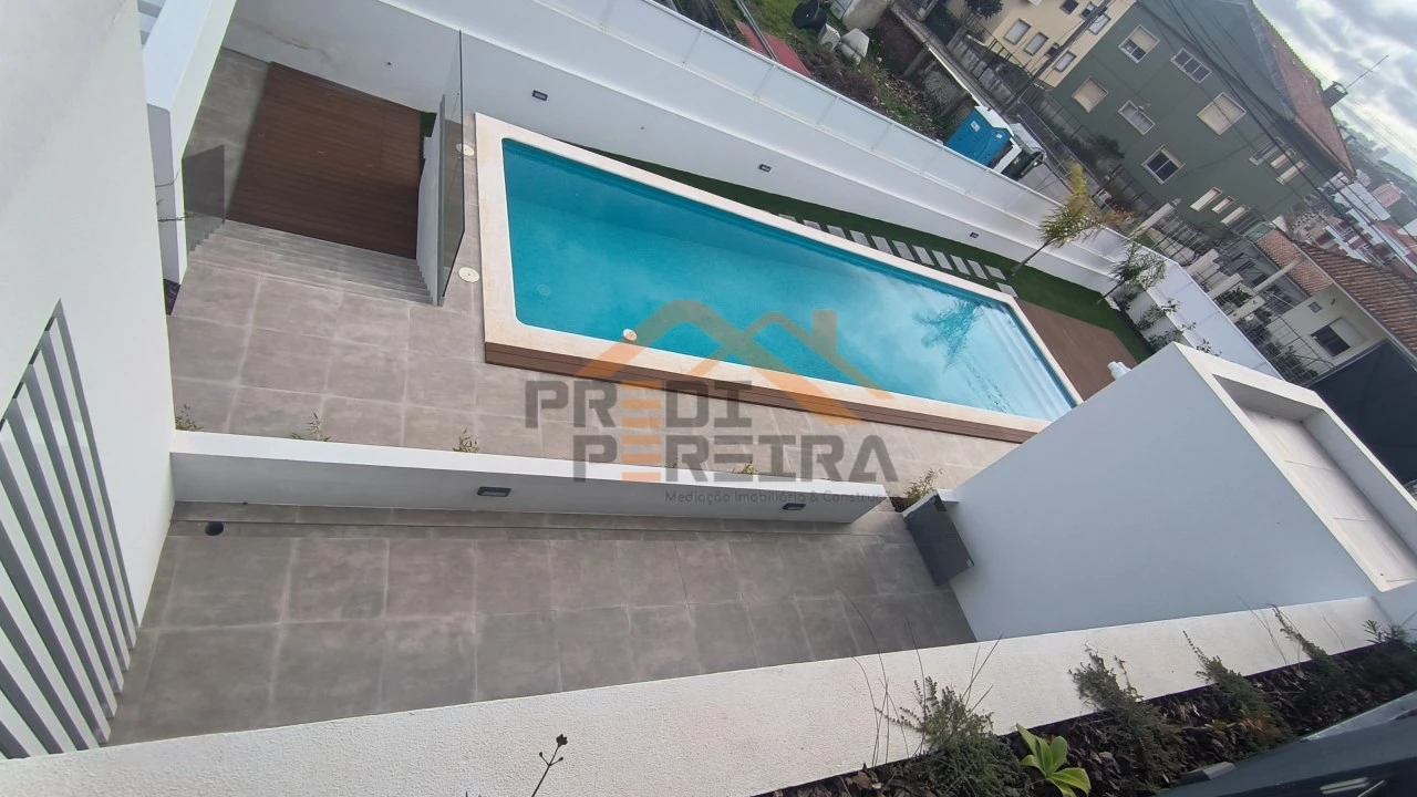 Moradia T4 para Venda em Loures Foto 26