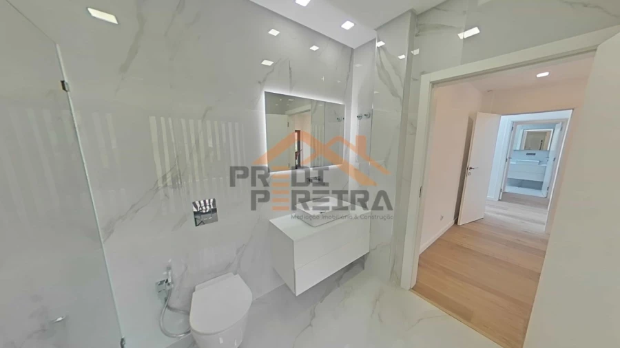 Moradia T4 para Venda em Loures Foto 19