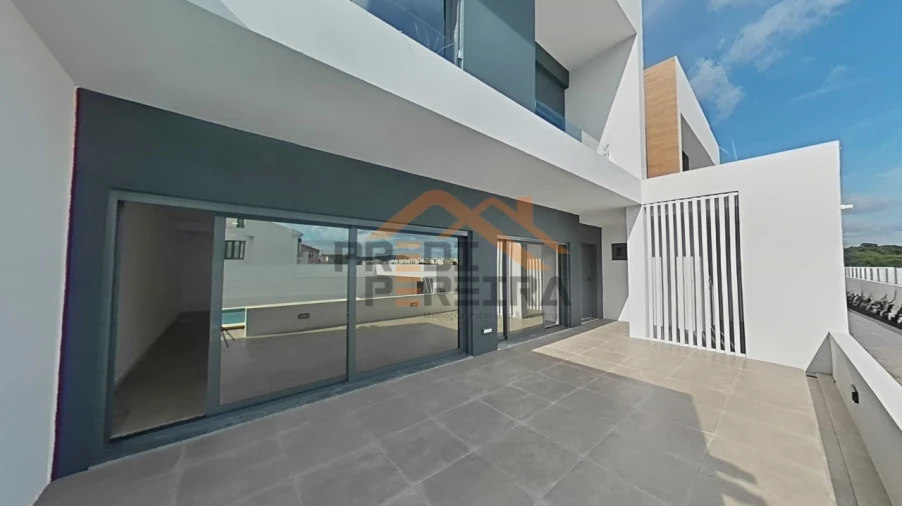 Moradia T4 para Venda em Loures