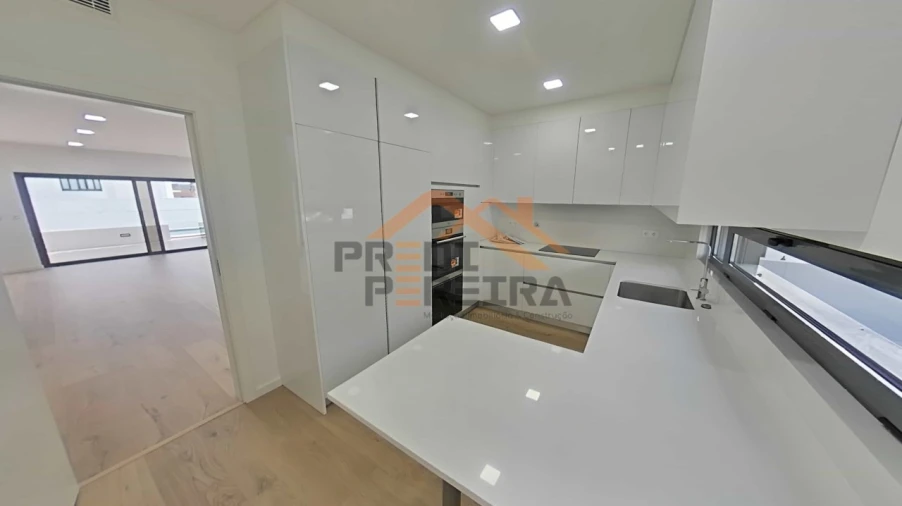 Moradia T4 para Venda em Loures Foto 18