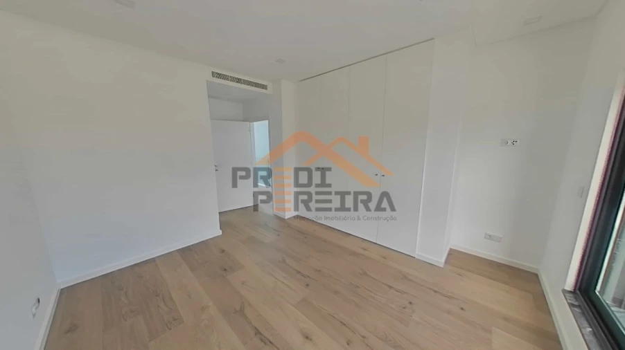 Moradia T4 para Venda em Loures Foto 23