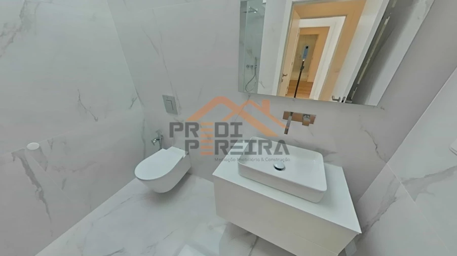 Moradia T4 para Venda em Loures Foto 45