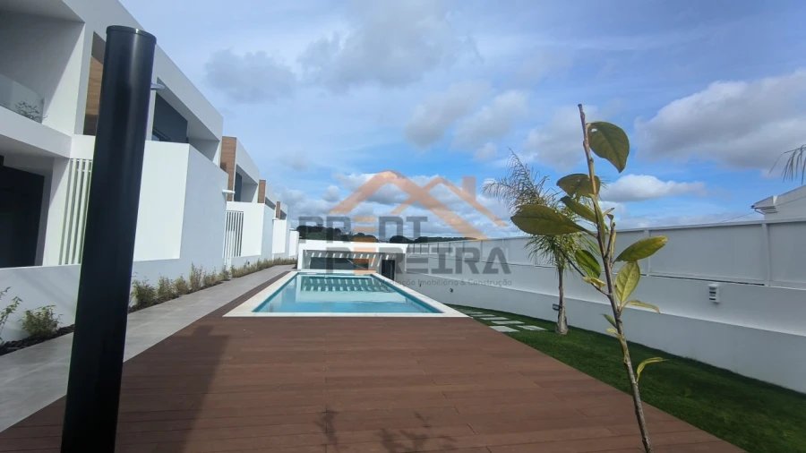 Moradia T4 para Venda em Loures Foto 62