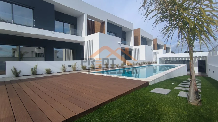 Moradia T4 para Venda em Loures Foto 61