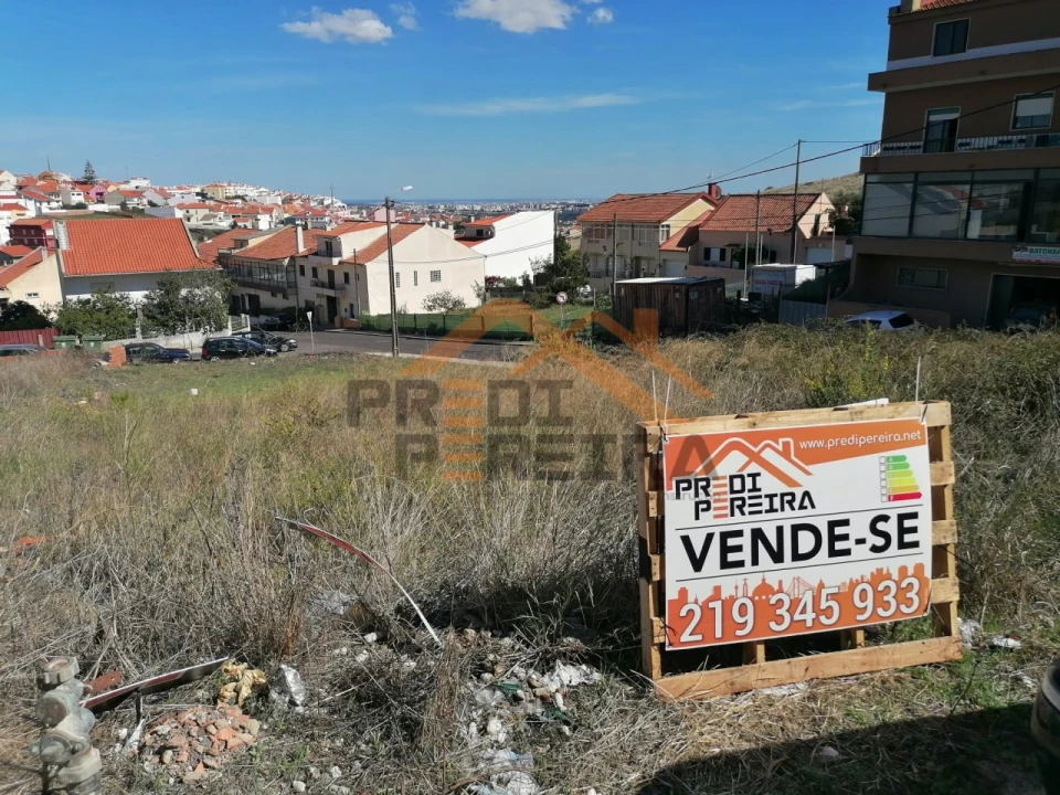 Terreno para Venda em Casal de Cambra Foto 2