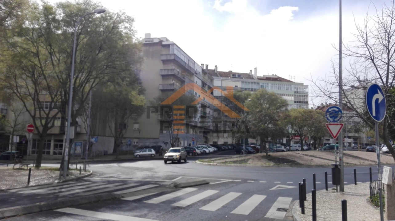Loja para Venda em Benfica Foto 2
