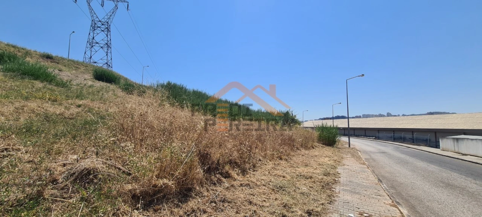 Terreno para Venda em Santo António dos Cavaleiros e Frielas Foto 4