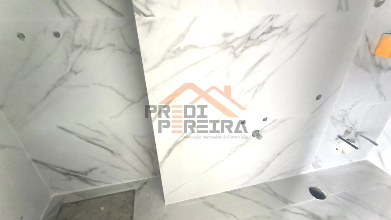 Moradia T2 para Venda em Pontinha e Famões Foto 12