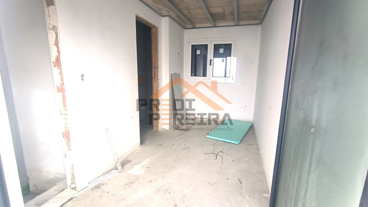 Moradia T2 para Venda em Pontinha e Famões Foto 15