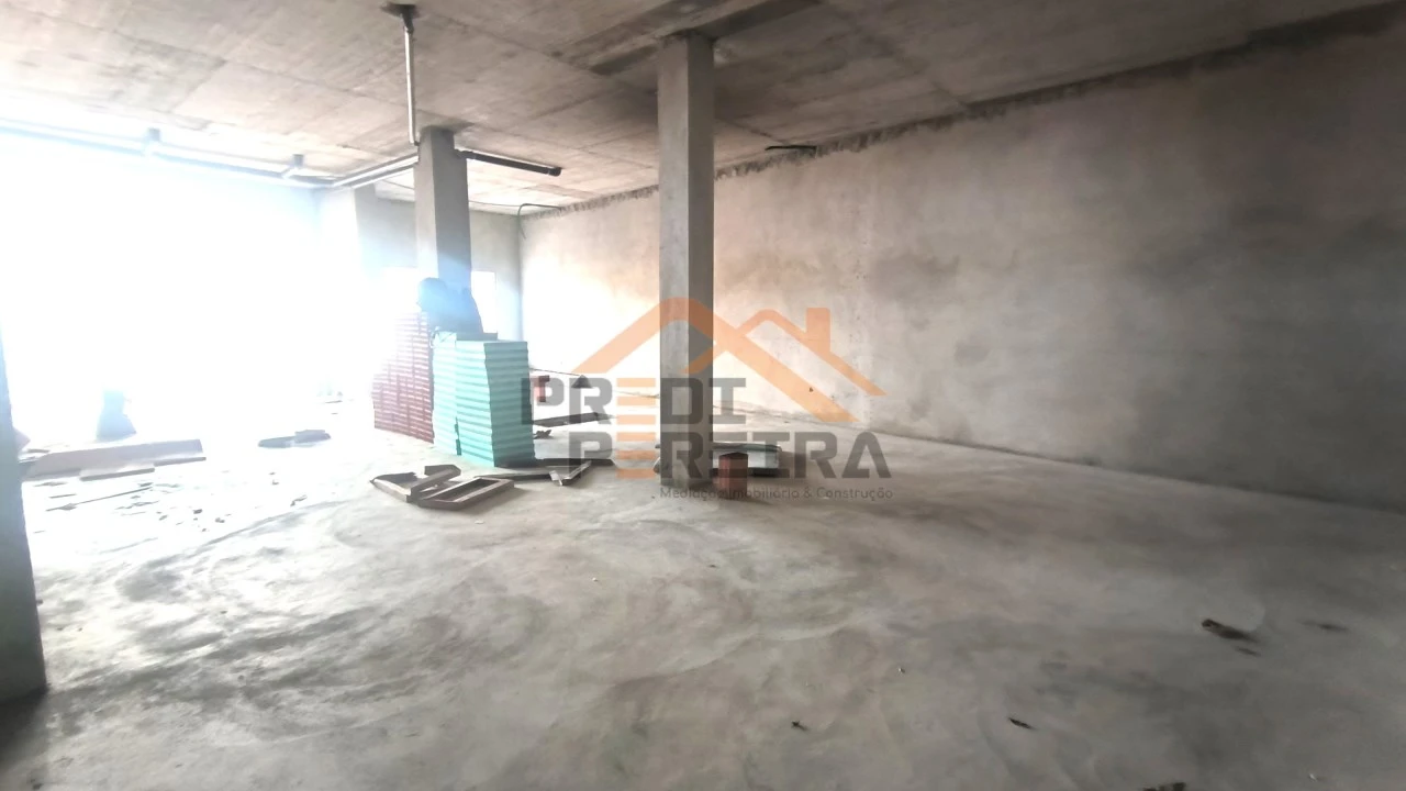 Moradia T2 para Venda em Pontinha e Famões Foto 22