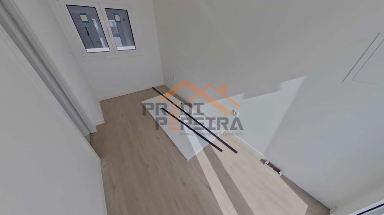 Moradia T2 para Venda em Pontinha e Famões Foto 24