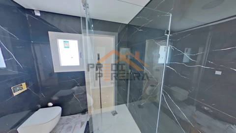 Moradia T2 para Venda em Pontinha e Famões