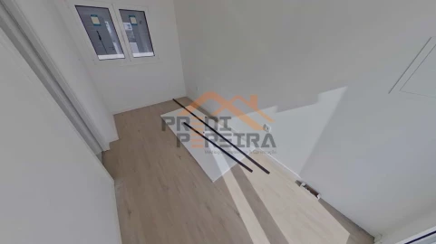 Moradia T2 para Venda em Pontinha e Famões