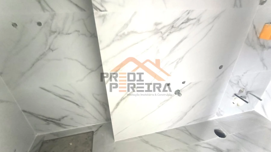 Moradia T2 para Venda em Pontinha e Famões Foto 12