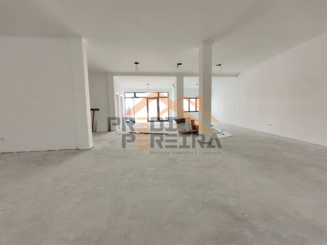 Moradia T2 para Venda em Pontinha e Famões Foto 32