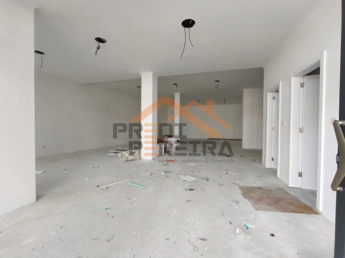 Moradia T2 para Venda em Pontinha e Famões Foto 30