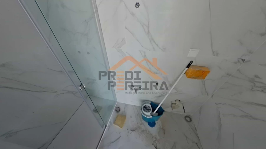 Moradia T2 para Venda em Pontinha e Famões Foto 21