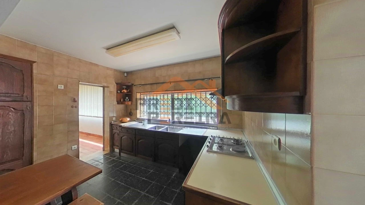 Moradia T7 para Venda em Santo Antão e São Julião do Tojal Foto 9