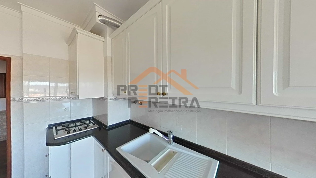 Apartamento T3 para Venda em Loures Foto 2