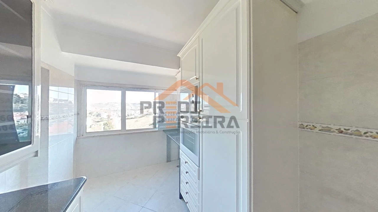 Apartamento T3 para Venda em Loures Foto 3