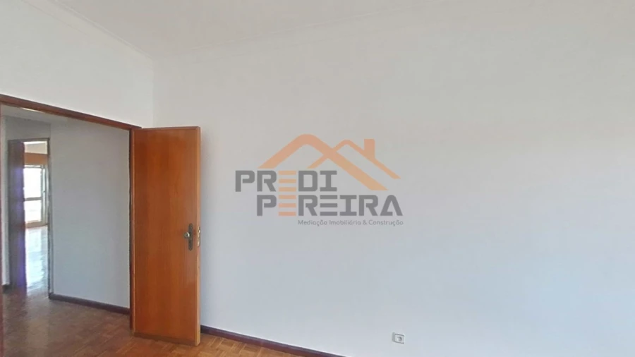 Apartamento T3 para Venda em Loures Foto 7