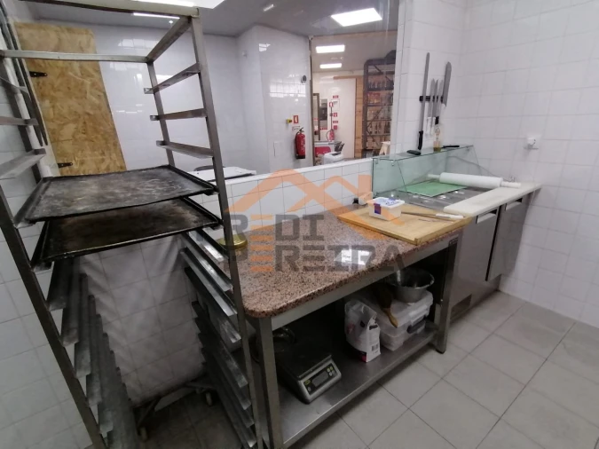 Loja para Venda em Santo António dos Cavaleiros e Frielas Foto 25