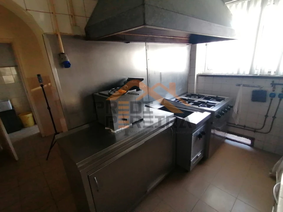 Negócio para Cedência de Quotas em Santo António dos Cavaleiros e Frielas Foto 10