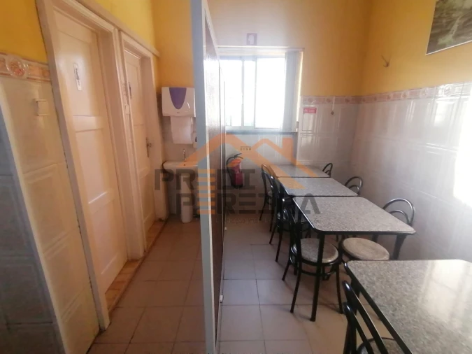 Negócio para Cedência de Quotas em Santo António dos Cavaleiros e Frielas Foto 6