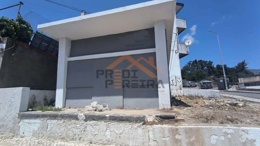 Loja para Venda em Pontinha e Famões Foto 2